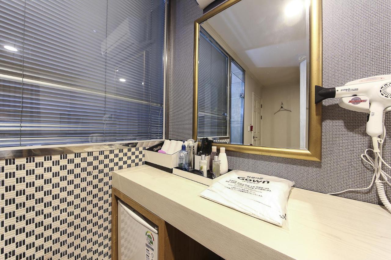 Central Hotel Changwon Exterior foto