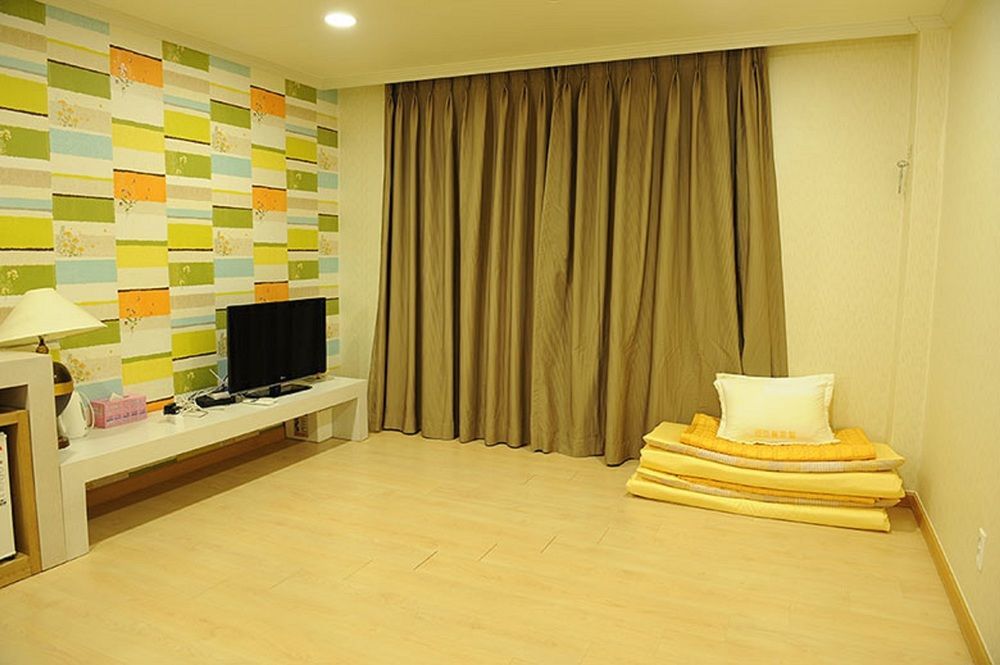 Central Hotel Changwon Exterior foto