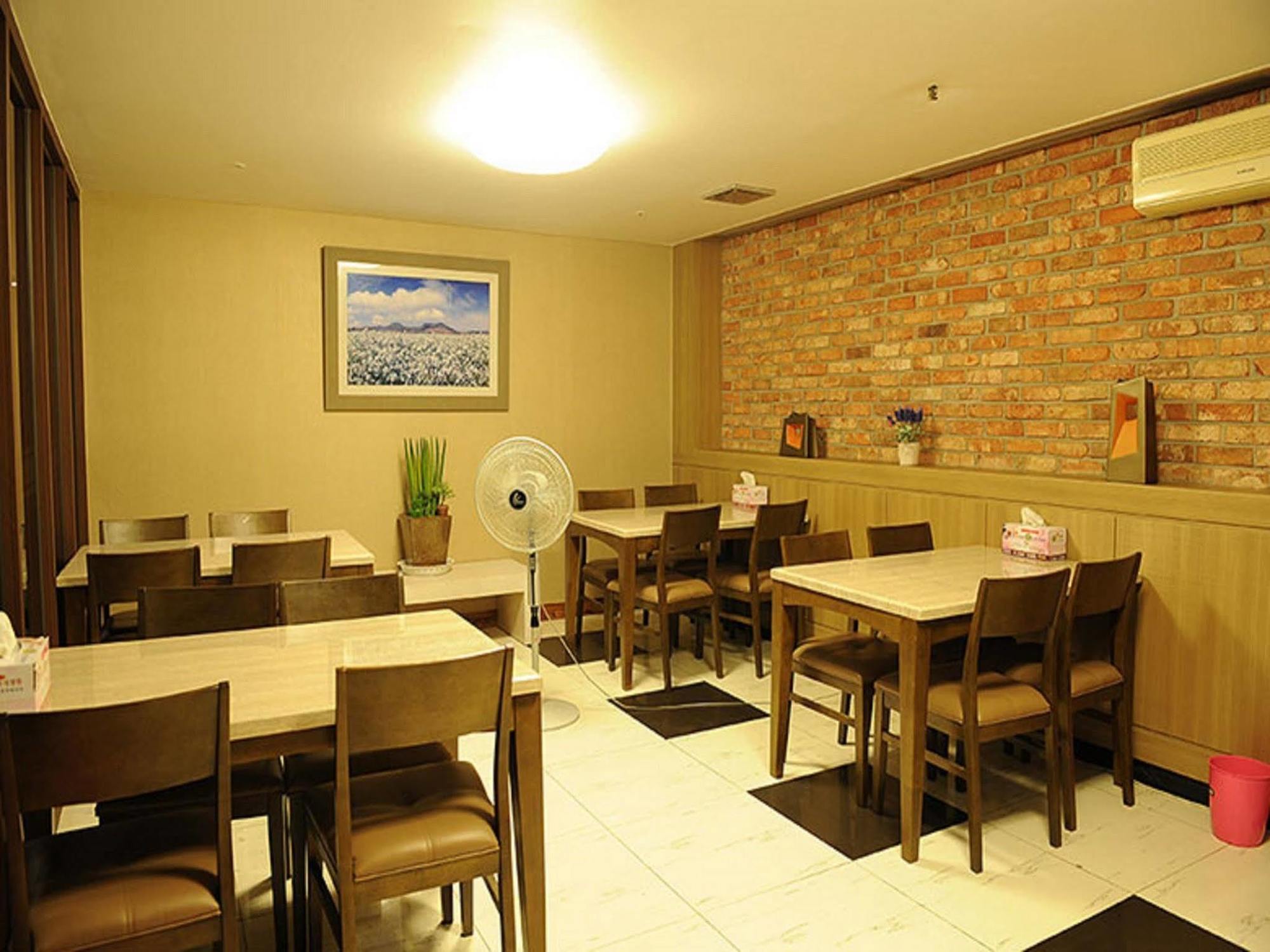 Central Hotel Changwon Exterior foto