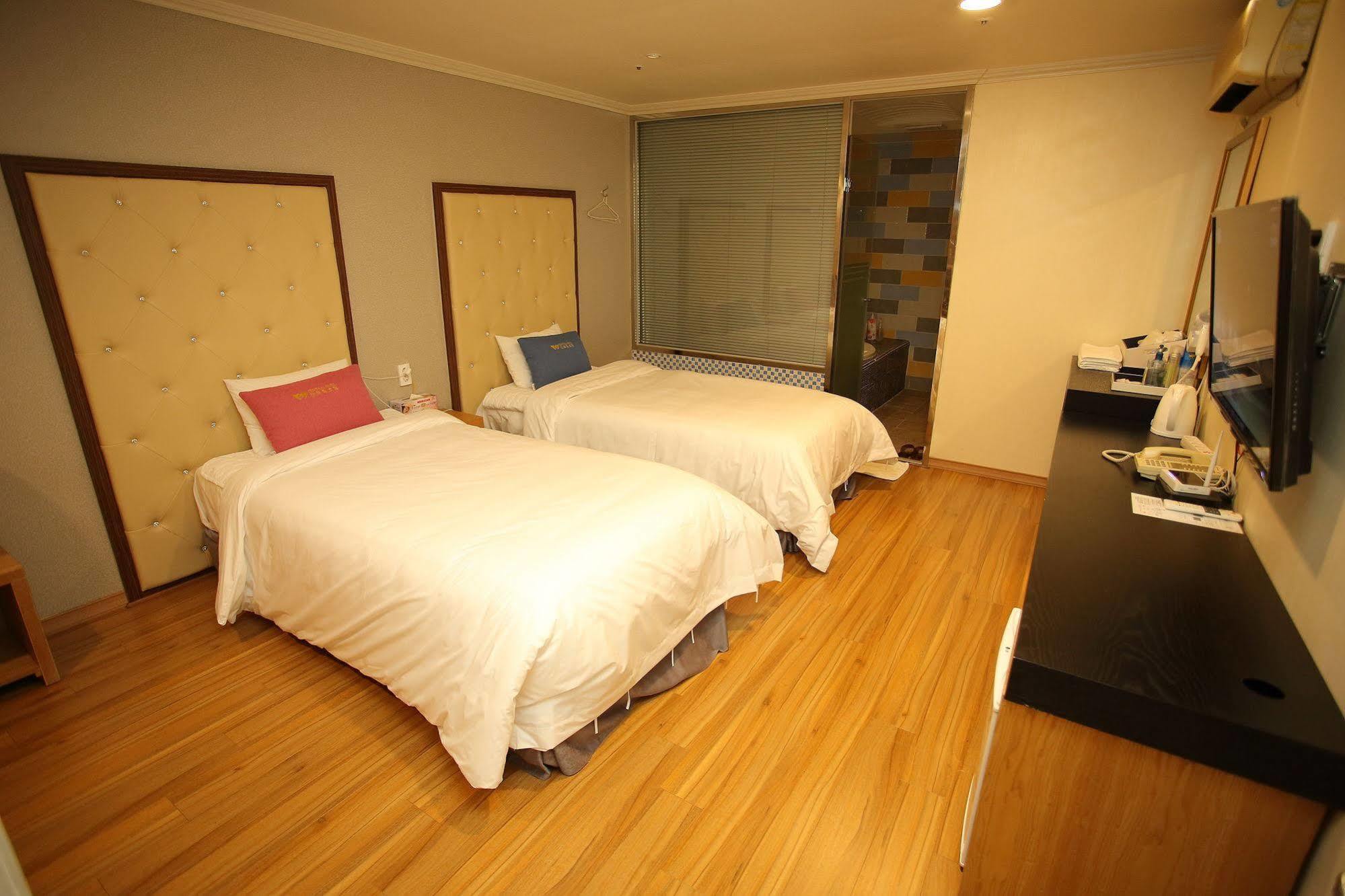 Central Hotel Changwon Exterior foto